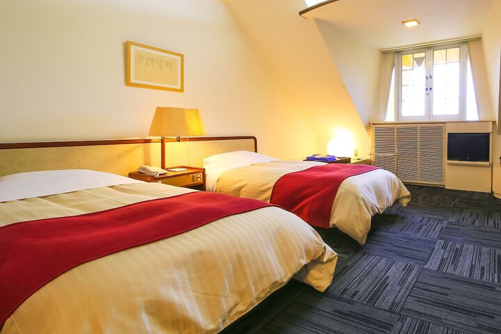 Room 15 of 41