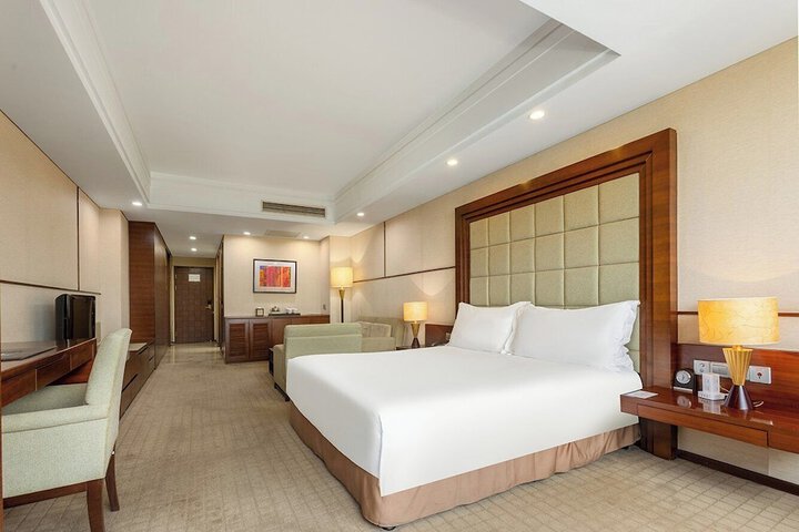 Room 16 of 85