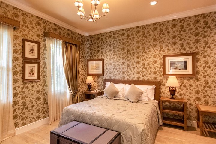 Room 80 of 228