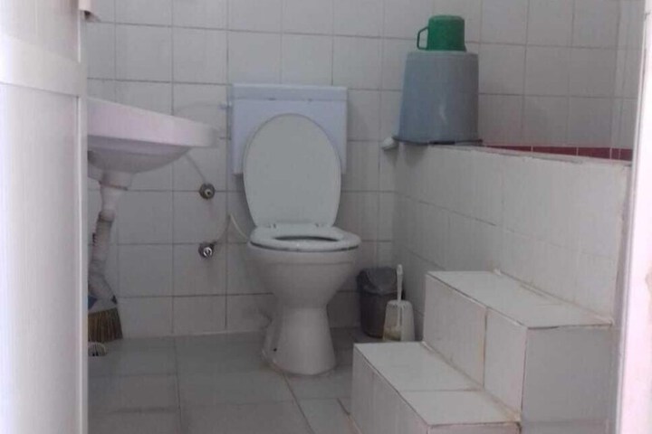 Room 10 of 11
