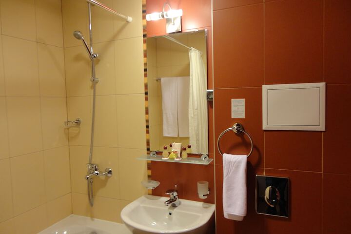Room 65 of 93