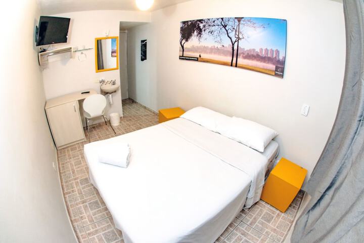 Room 9 of 48