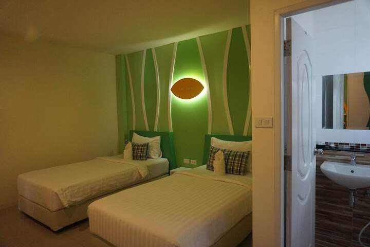 Room 16 of 44