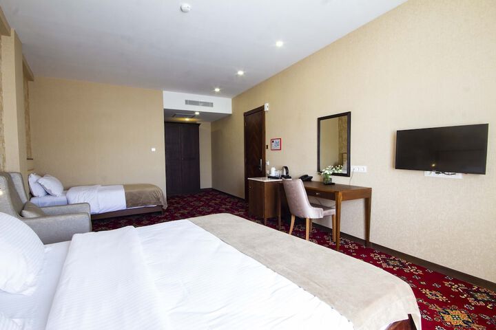 Room 8 of 72
