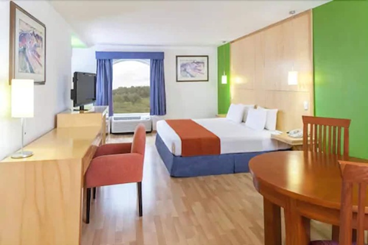 Room 6 of 31