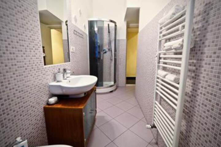 Room 3 of 12