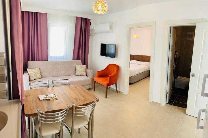 Room 5 of 8