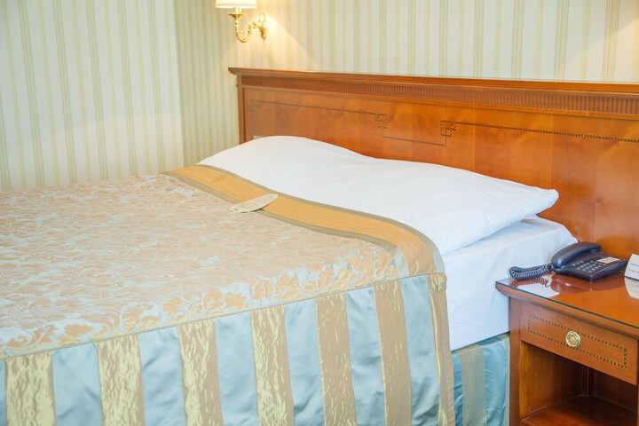 Room 6 of 69