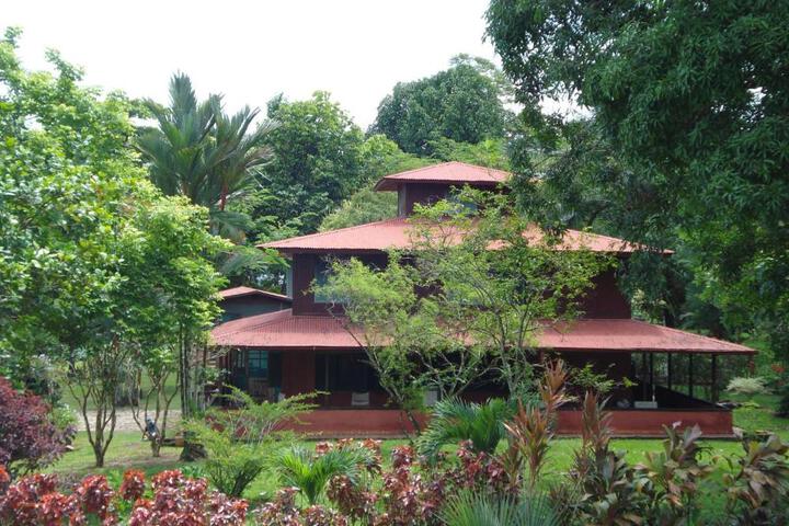 Hotel Veragua River House