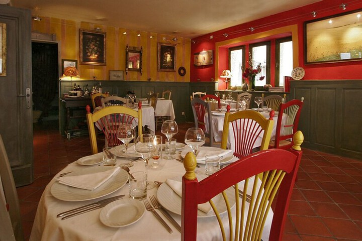 Dining 41 of 55
