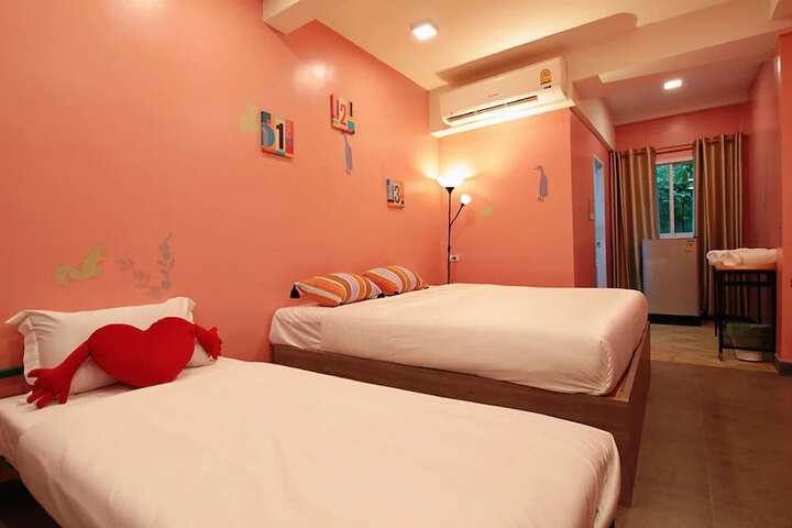 Room 8 of 25