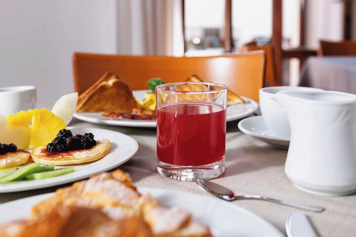 Breakfast/Coffee Service 17 of 28