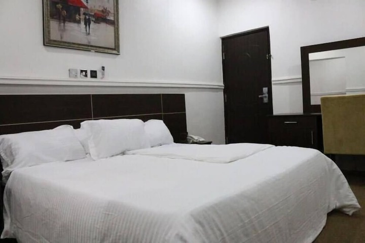 Room 3 of 12