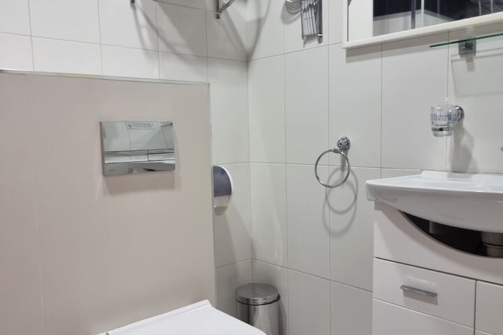 Room 163 of 263
