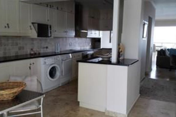 Room 4 of 6
