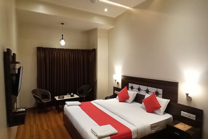 Room 2 of 6