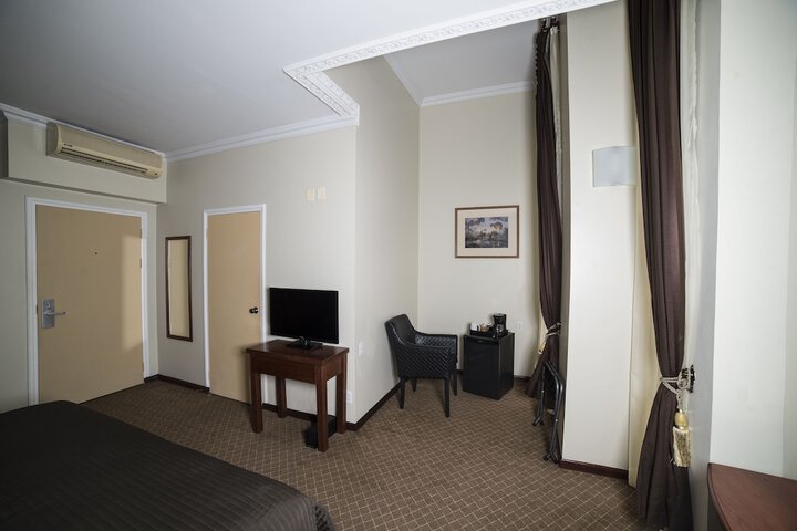 Room 18 of 40