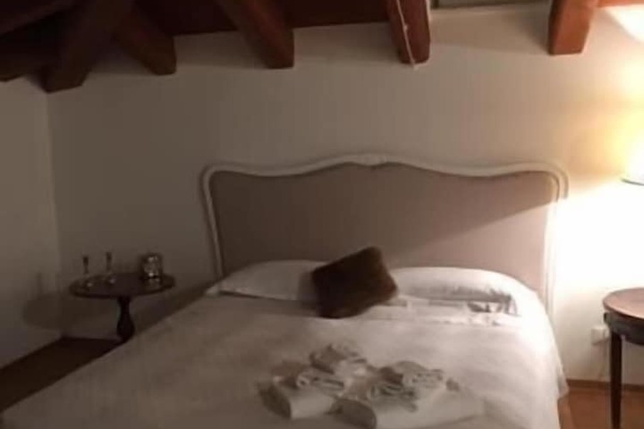 Room 10 of 57