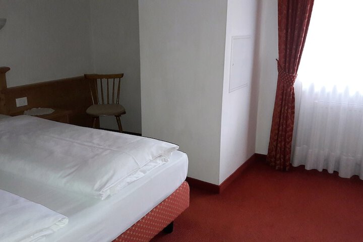 Room 36 of 64