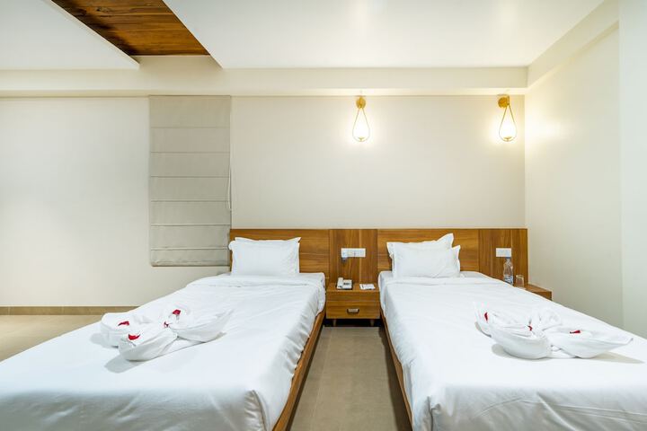 Room 5 of 38