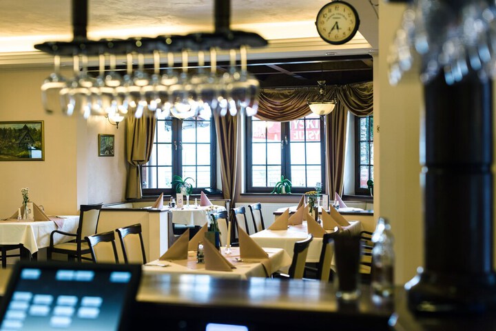 Dining 70 of 122