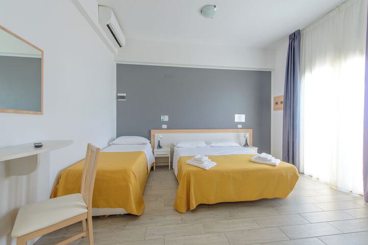 Room 8 of 24