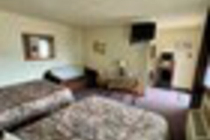 Room 35 of 102