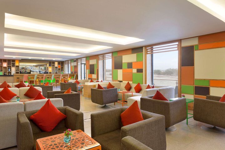 Lounge 46 of 66