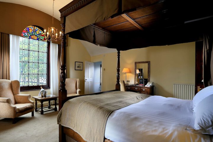 Room 16 of 50