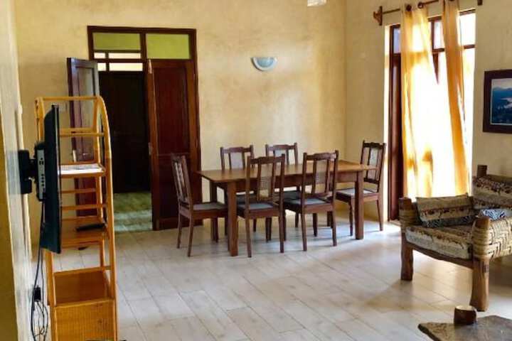 Room 3 of 8