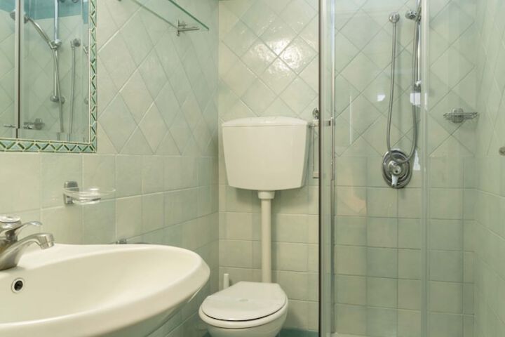 Room 9 of 20