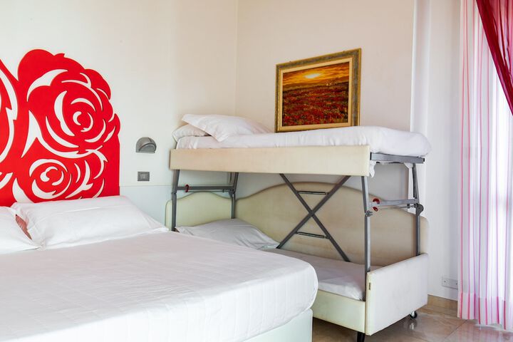 Room 47 of 121