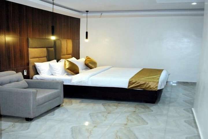 Room 15 of 35