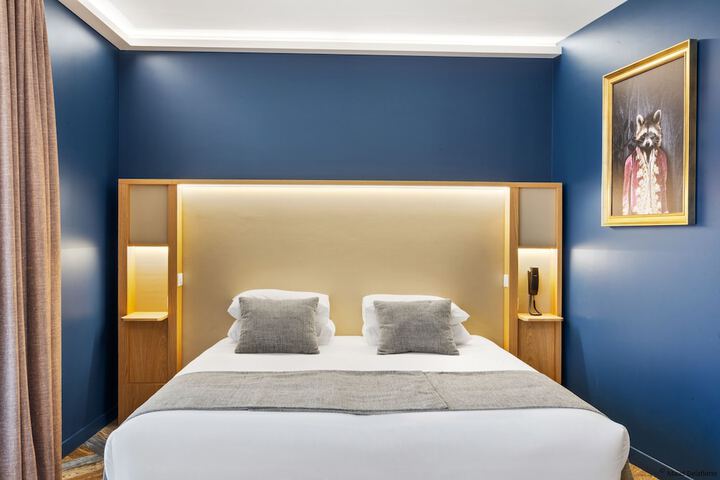 Room 3 of 37
