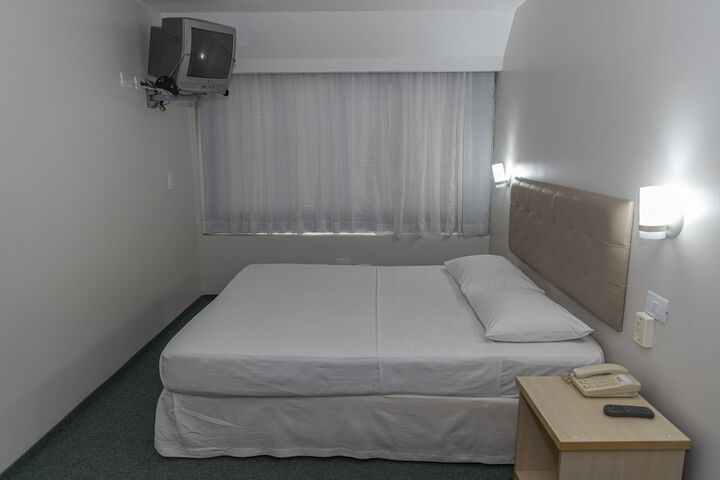 Room 17 of 49