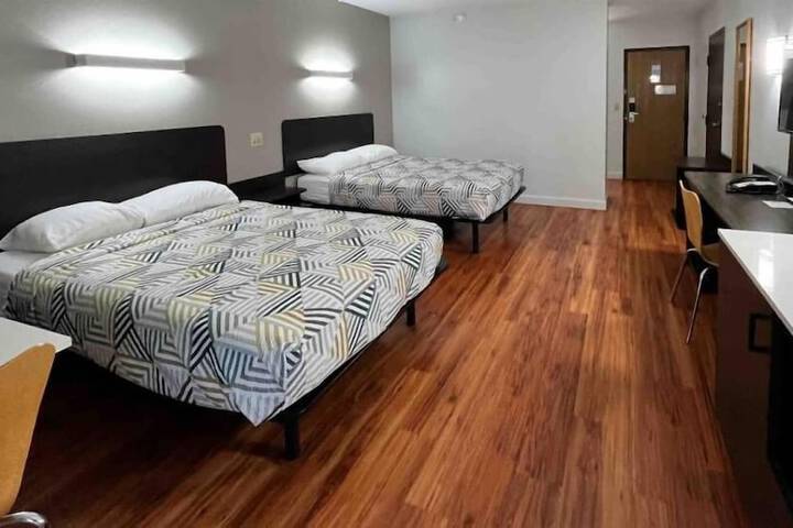 Room 9 of 17