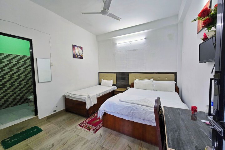 Room 7 of 19