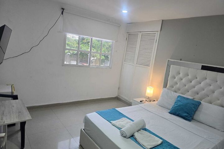 Room 4 of 13
