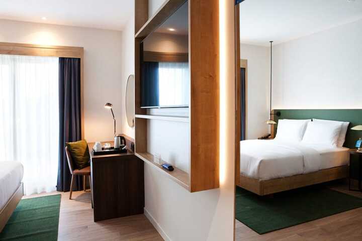 Room 15 of 86