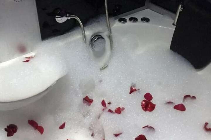 Jetted tub