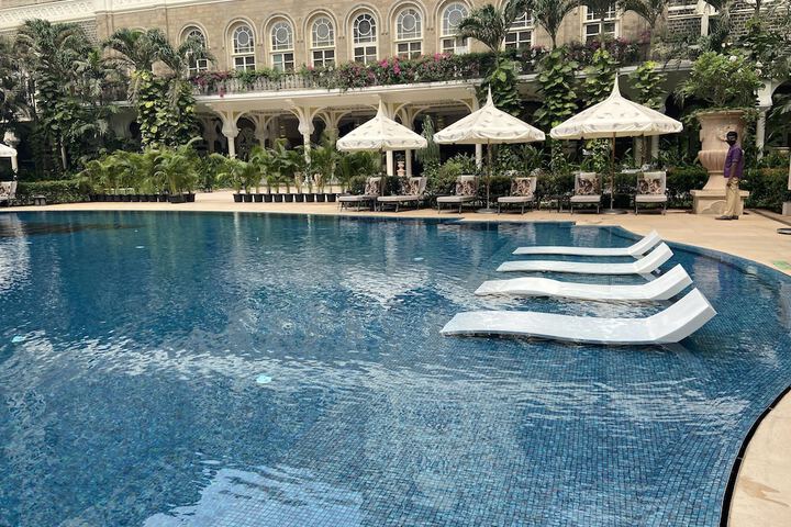 Pool Hotel
