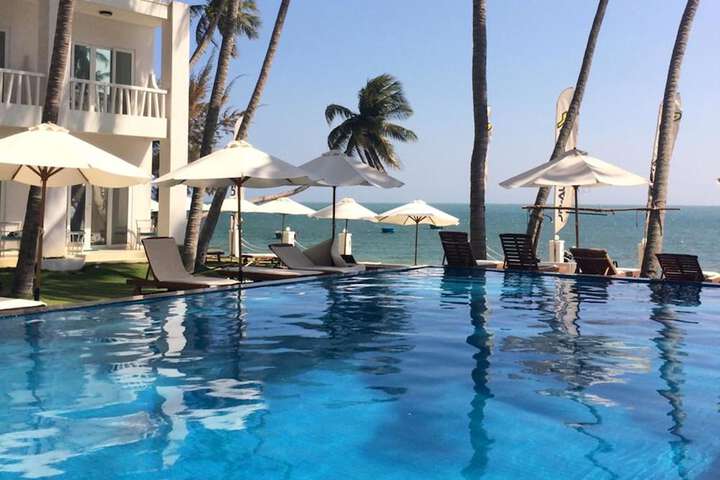 Hotel Pool