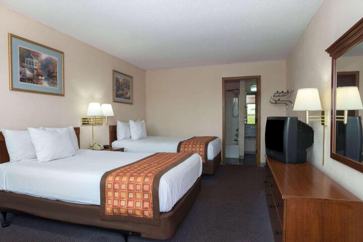 2 Double Bed Mobility Accessible (8 of 18)