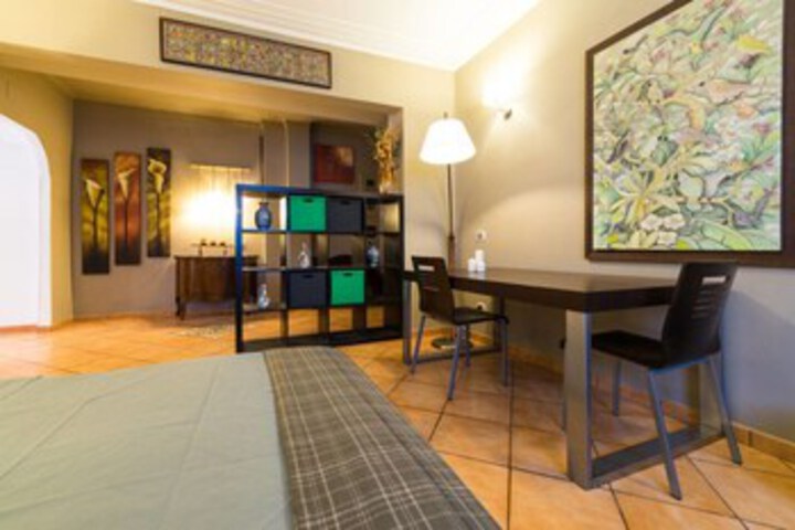 Room 21 of 34