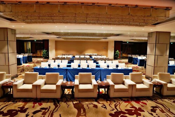 Ballroom/Hall 42 of 45