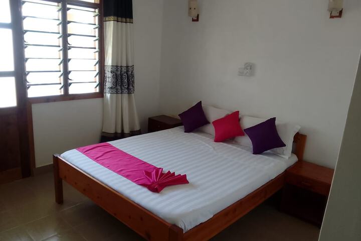 Room 2 of 37