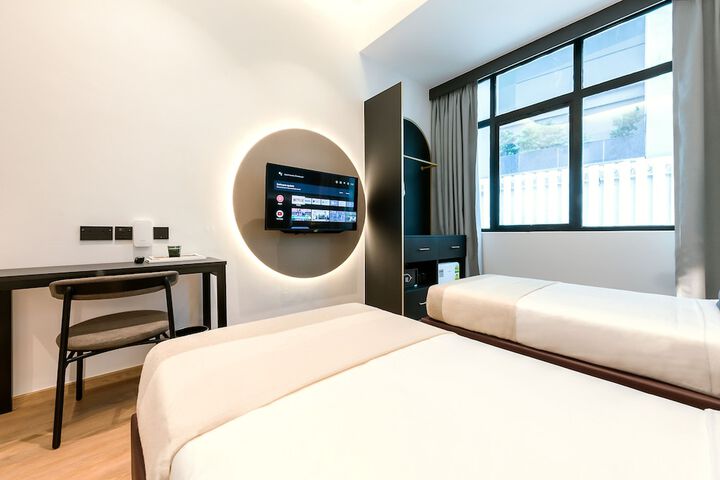 Room 5 of 72