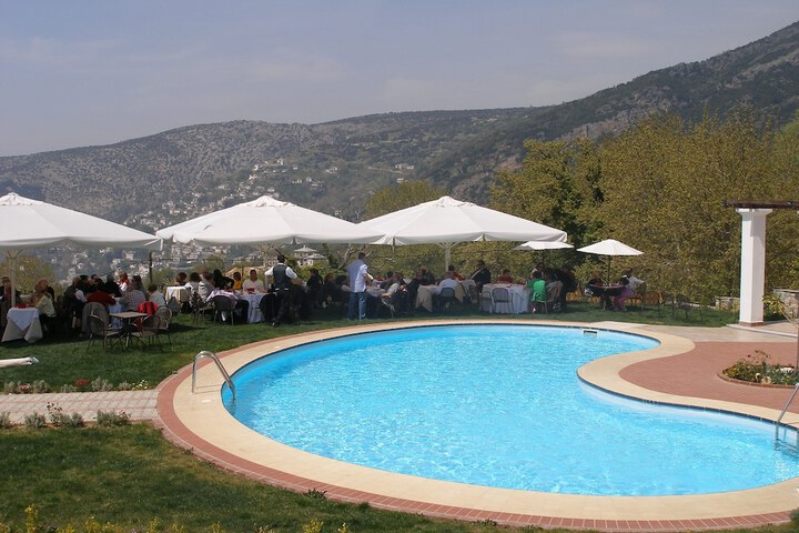Pool 54 of 91