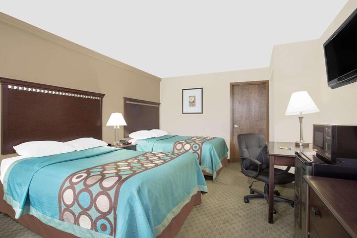 2 Queen Beds (4 of 9)