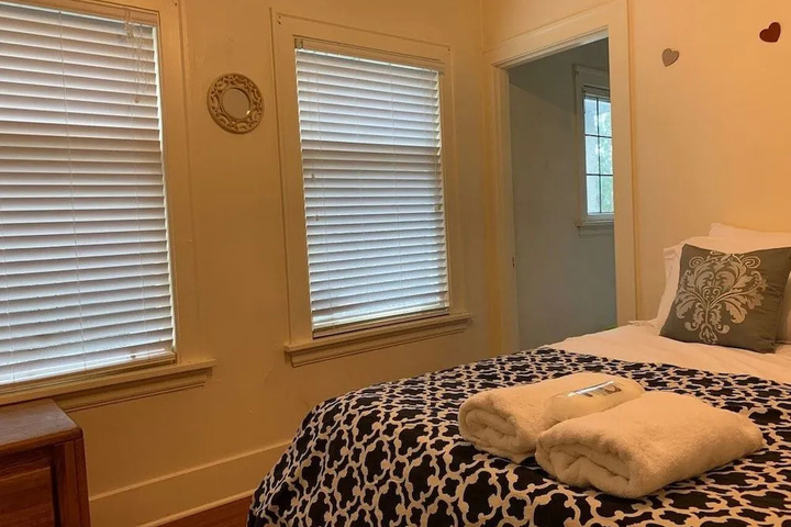 Room 3 of 20